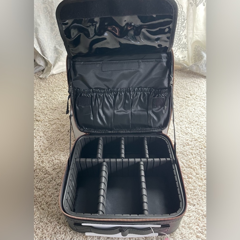 NEW Fancii Madison Small Makeup Case - Weekender - Picture 3 of 7